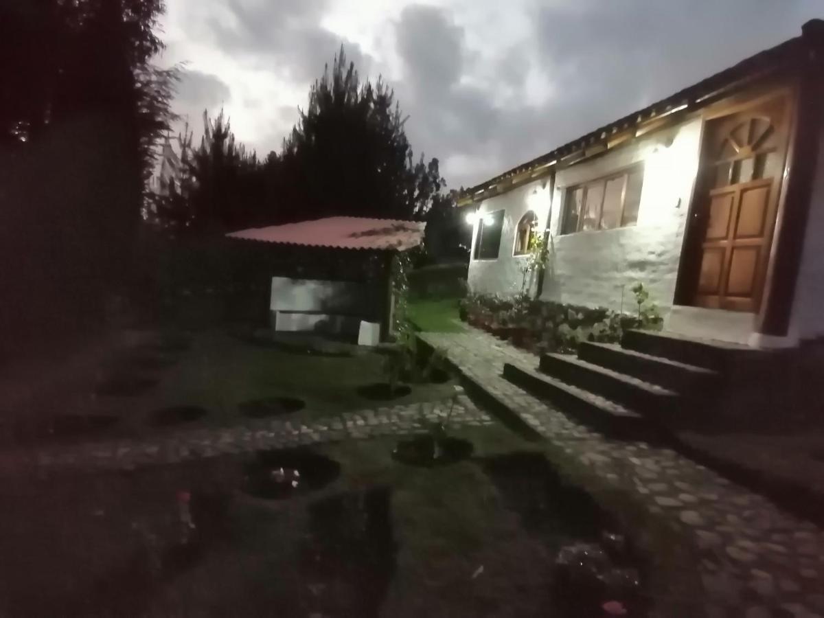 Samay Toa Hotel Отавало Екстериор снимка